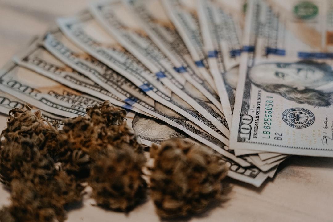 唐纳德·特朗普没有错过大幅上涨：他开始出售替代币！它们的表现如何……